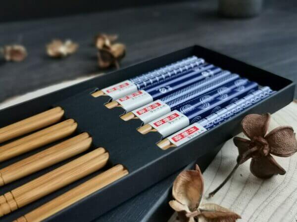 5 Pairs Set Blue Japanese Chinese Style Wood Chopsticks with Gift box - Image 2