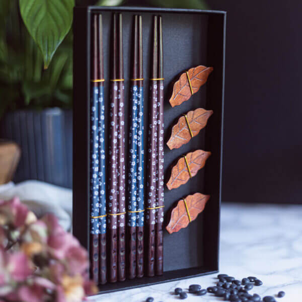 Japanese Chinese Style Chopstick Gift Set - 4 Pairs of Wooden Chopsticks + 4 Chopstick Rests