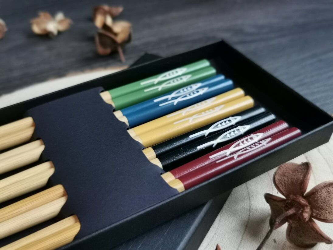 5 Pairs Set Pike Japanese Chinese Style Wood Chopsticks with Gift box